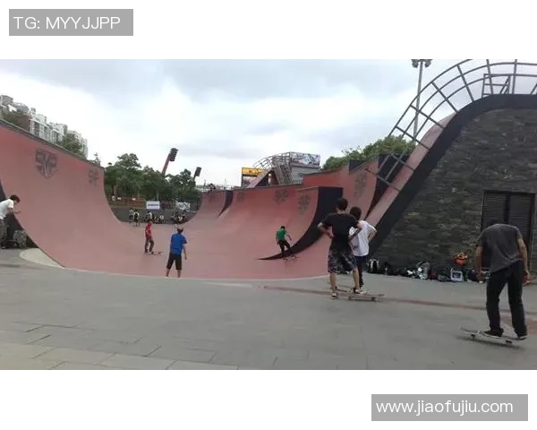 极限运动的魅力与挑战:深入探讨广州极限运动队的防反策略与训练心得 极限运动的魅力与挑战:深入探讨广州极限运动队的防反策略与训练心得